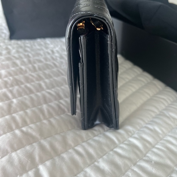 Black Chanel wallet on a chain - Picture 5 of 12